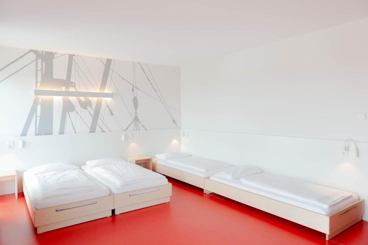 Havenhostel Куксхафен Экстерьер фото